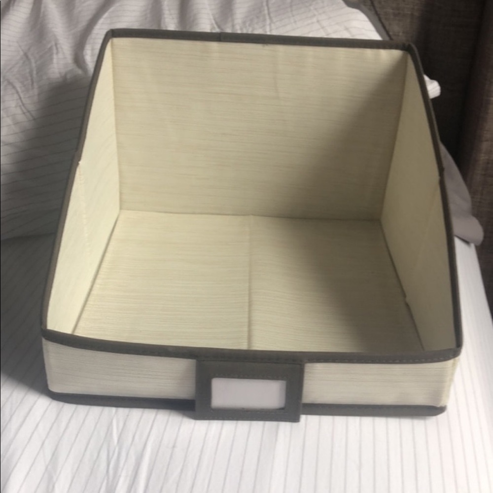 Storage bin